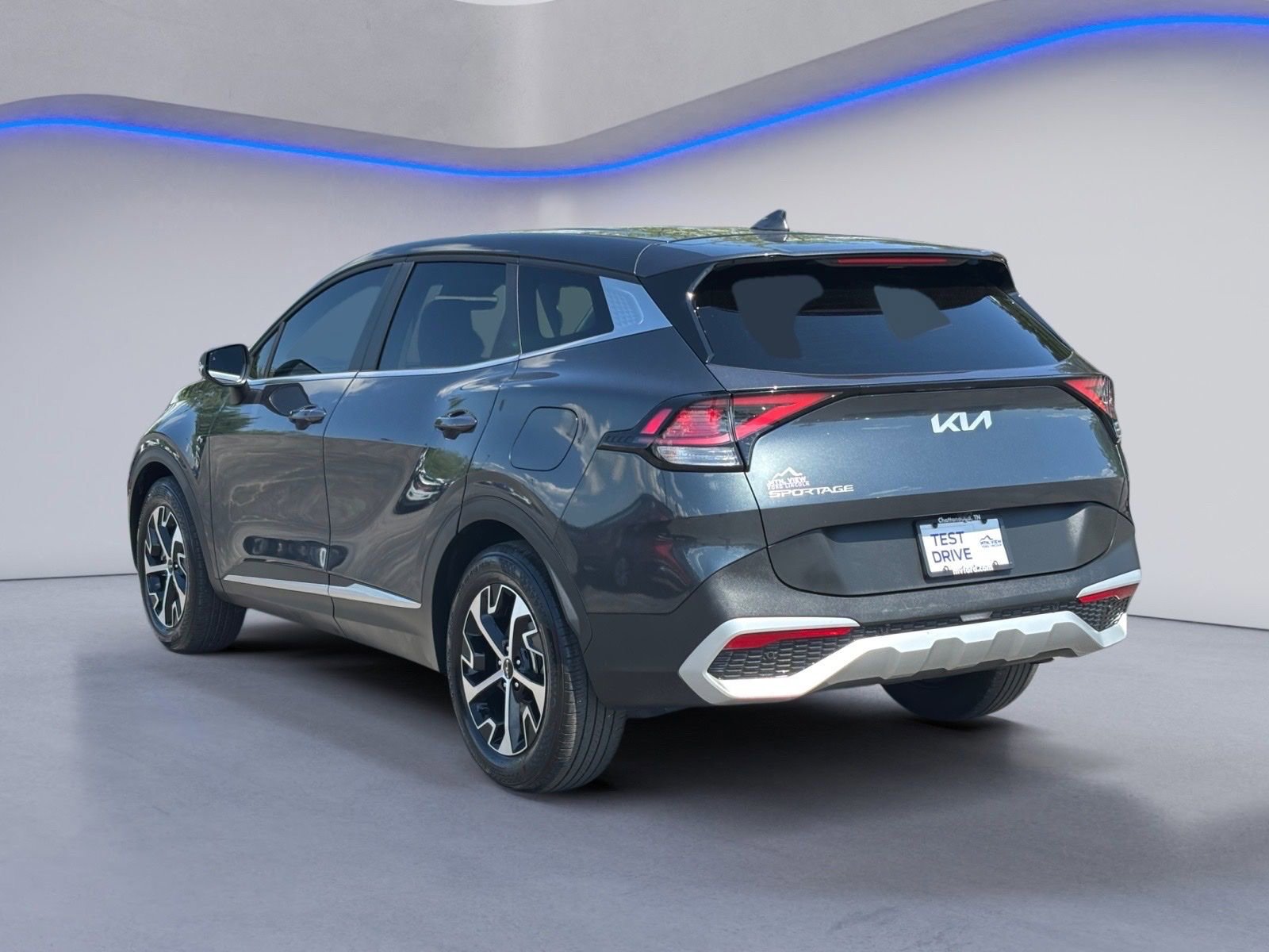 Used 2025 Kia Sportage EX FWD image 4