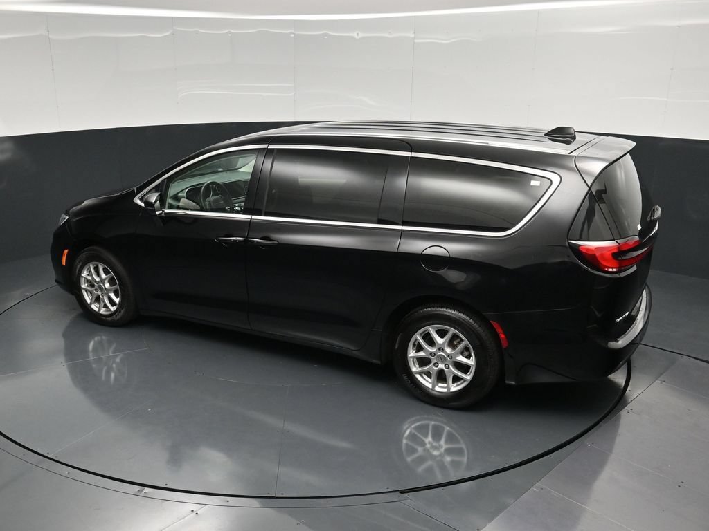 Used 2024 Chrysler Pacifica Touring-L FWD image 50