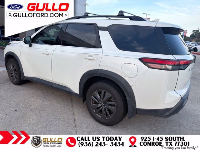 Used 2022 Nissan Pathfinder SV w/ SV Premium Package FWD image 3