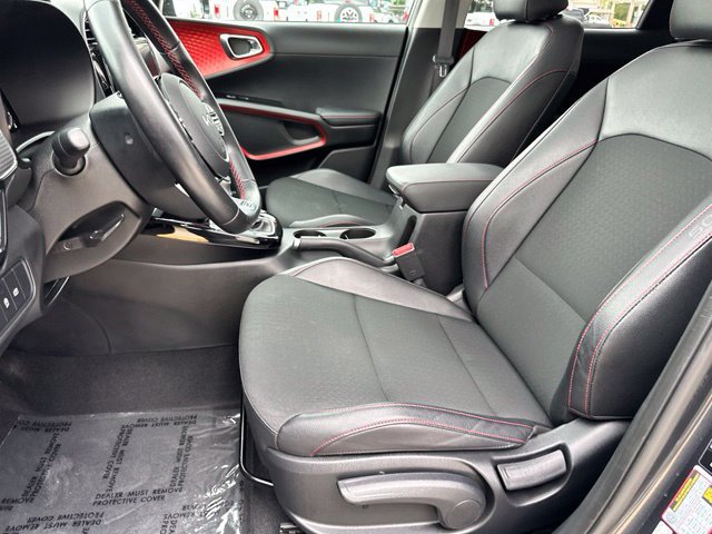 Used 2023 Kia Soul GT-Line FWD image 31