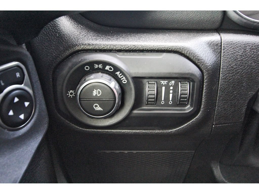 Used 2022 Jeep Gladiator Overland w/ Popular Equipment Package AWD/4WD image 20
