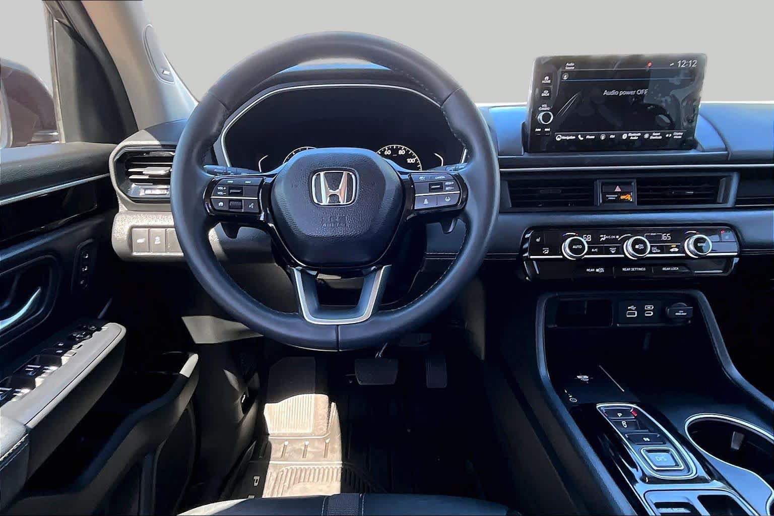 Used 2025 Honda Pilot Touring image 6