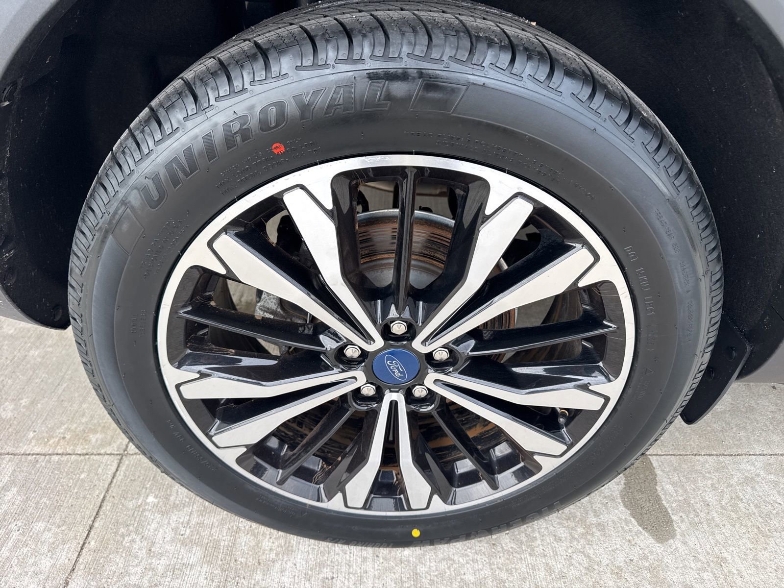 Certified 2022 Ford Escape SEL w/ SEL Stealth AWD Package image 19