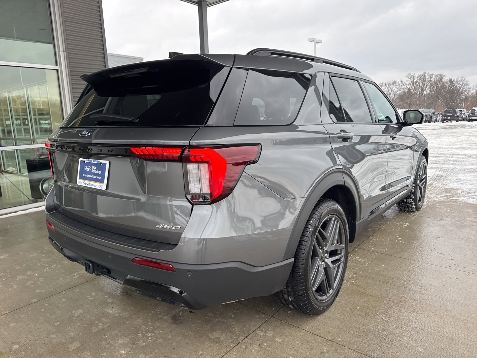 Certified 2025 Ford Explorer ST-Line w/ Premium Package image 5