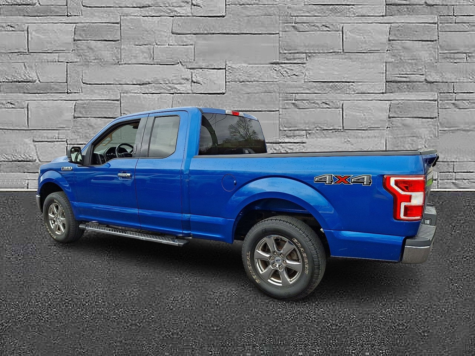 Certified 2018 Ford F150 XLT w/ Equipment Group 302A Luxury AWD/4WD image 7