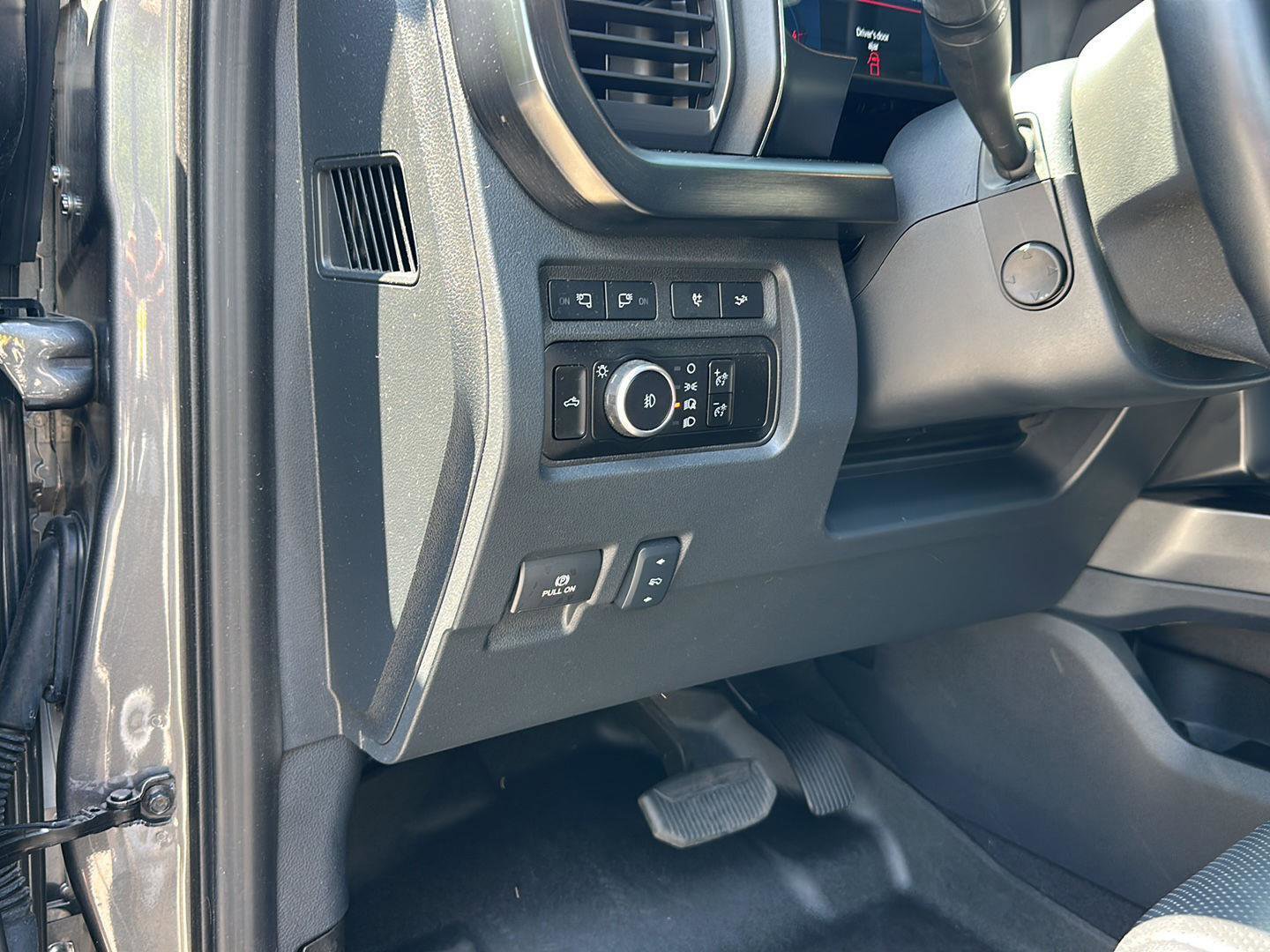 Certified 2023 Ford F250 Lariat w/ Lariat Ultimate Package AWD/4WD image 13