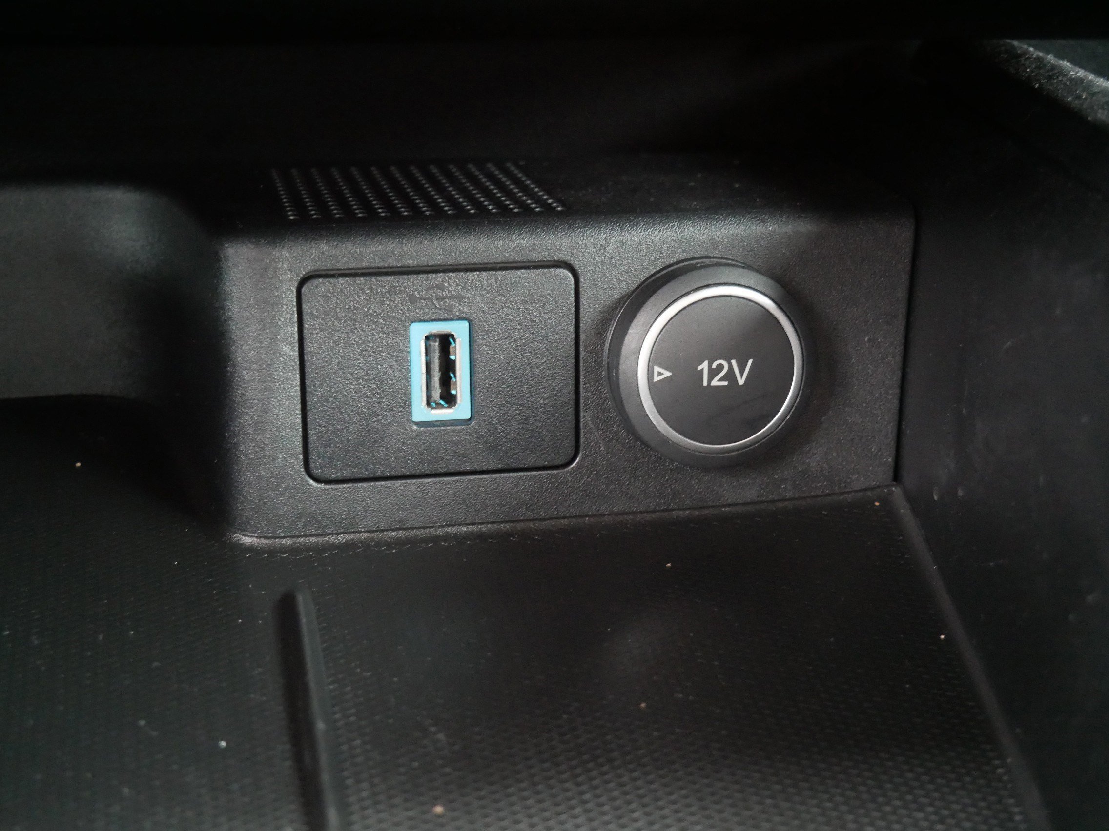 Certified 2020 Ford Escape SEL image 32