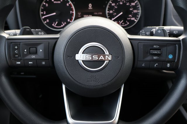 Used 2024 Nissan Rogue SV image 32