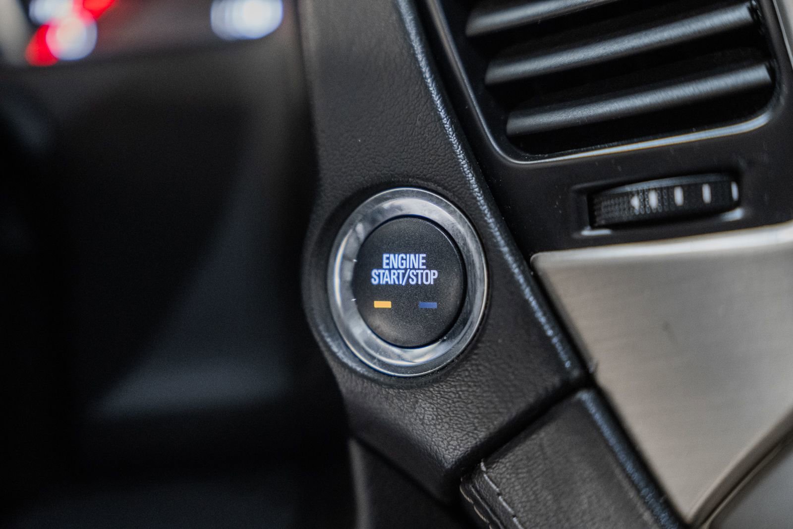 Used 2018 GMC Yukon Denali image 31