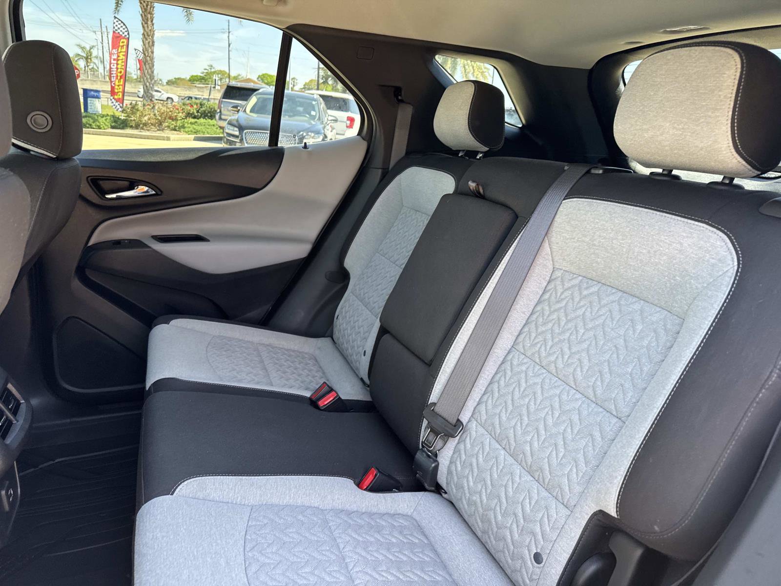 Used 2022 Chevrolet Equinox LS w/ LS Convenience Package image 16