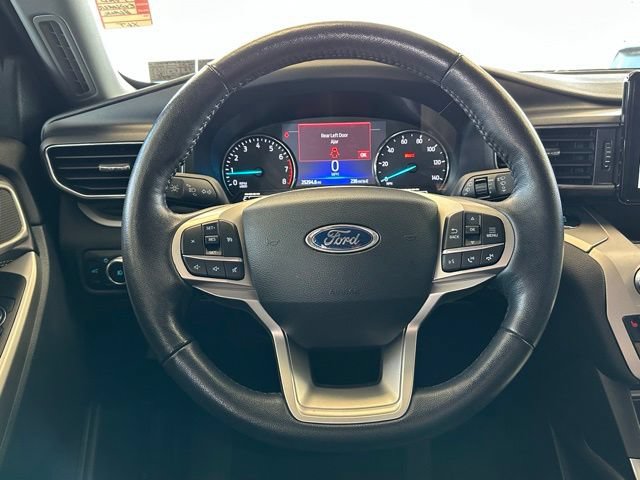 Certified 2023 Ford Explorer XLT w/ Equipment Group 202A AWD/4WD image 8