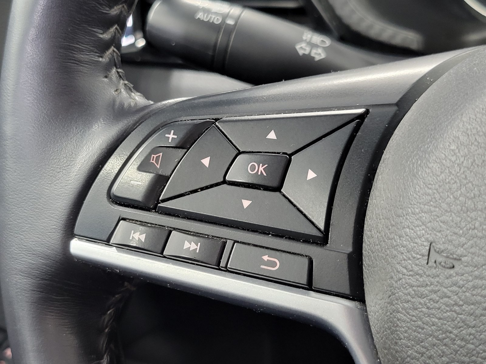 Used 2021 Nissan Sentra SV FWD image 15