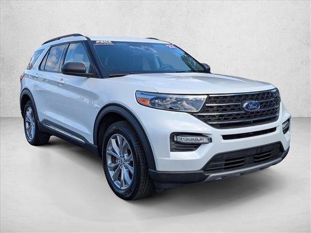 Certified 2023 Ford Explorer XLT w/ Equipment Group 202A AWD/4WD image 3