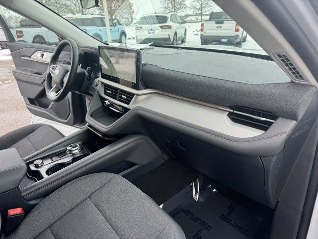 Certified 2025 Ford Explorer Active image 35