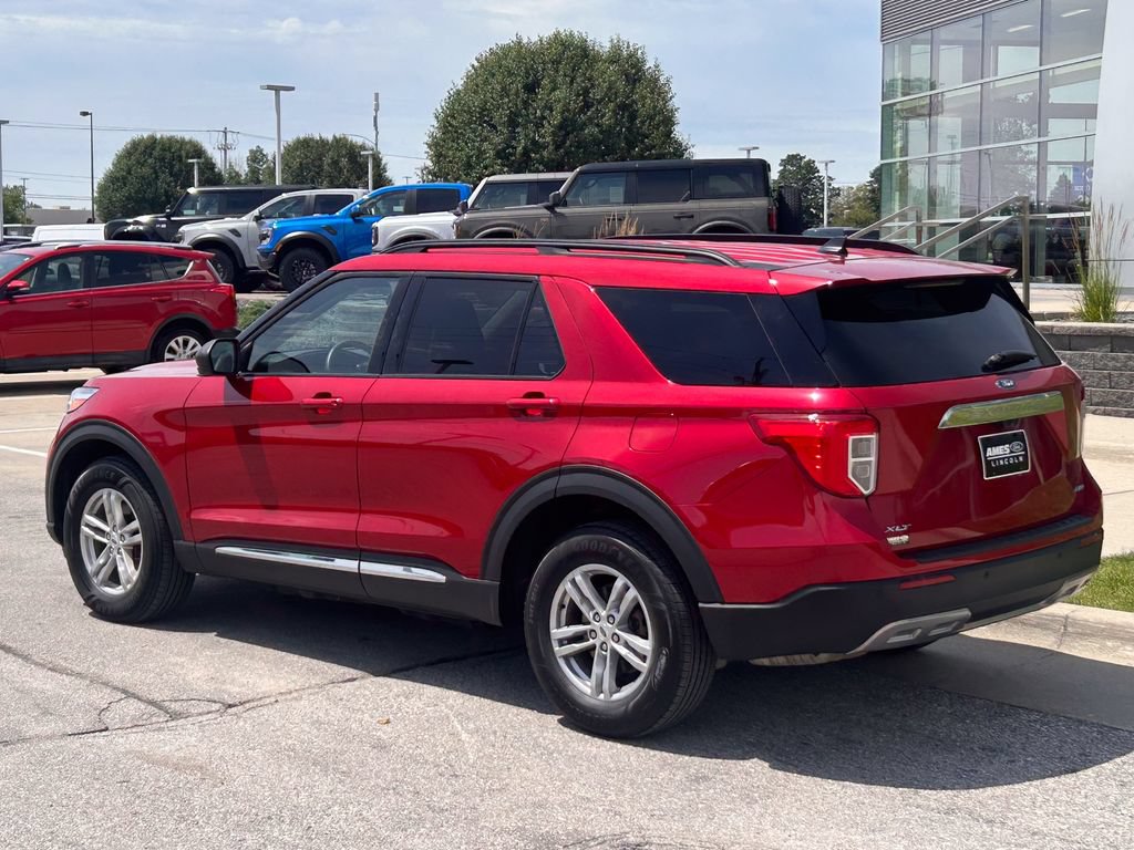 Certified 2023 Ford Explorer XLT w/ Equipment Group 202A AWD/4WD image 4