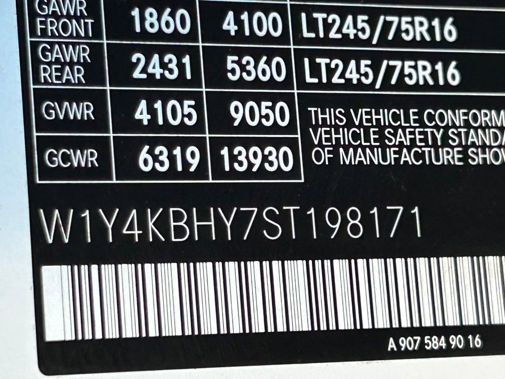 Used 2025 Mercedes-Benz Sprinter 2500 image 41