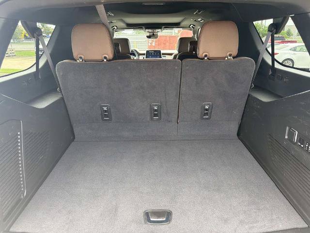Used 2023 Chevrolet Suburban High Country w/ LPO, Illumination Package RWD image 12
