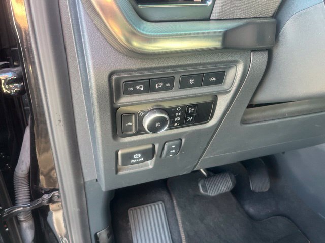 Certified 2023 Ford F150 Platinum w/ Equipment Group 701A High AWD/4WD image 9