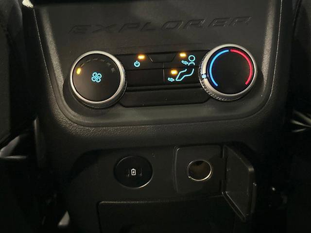 Certified 2025 Ford Explorer Active image 30
