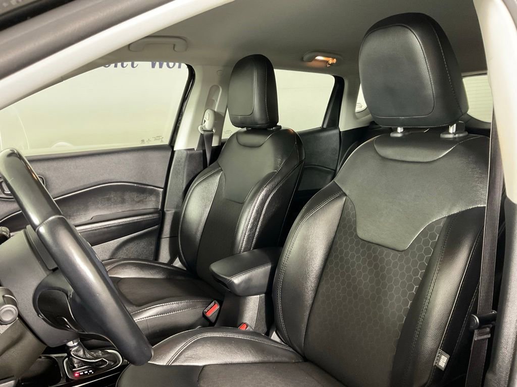 Used 2020 Jeep Compass Latitude FWD image 9