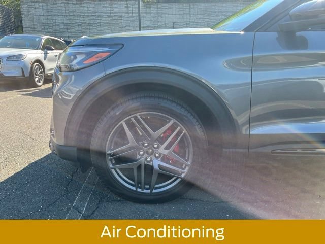 Certified 2025 Ford Explorer ST w/ Sun And Sound Package AWD/4WD image 9