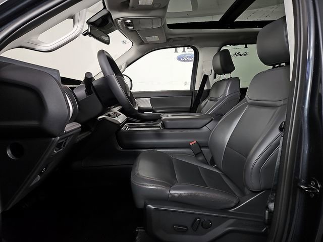 Certified 2025 Ford Expedition Active image 16