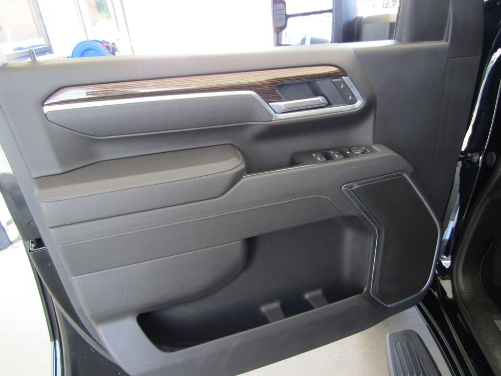 Used 2025 GMC Sierra 2500 SLE w/ SLE Value Package; AWD/4WD image 22
