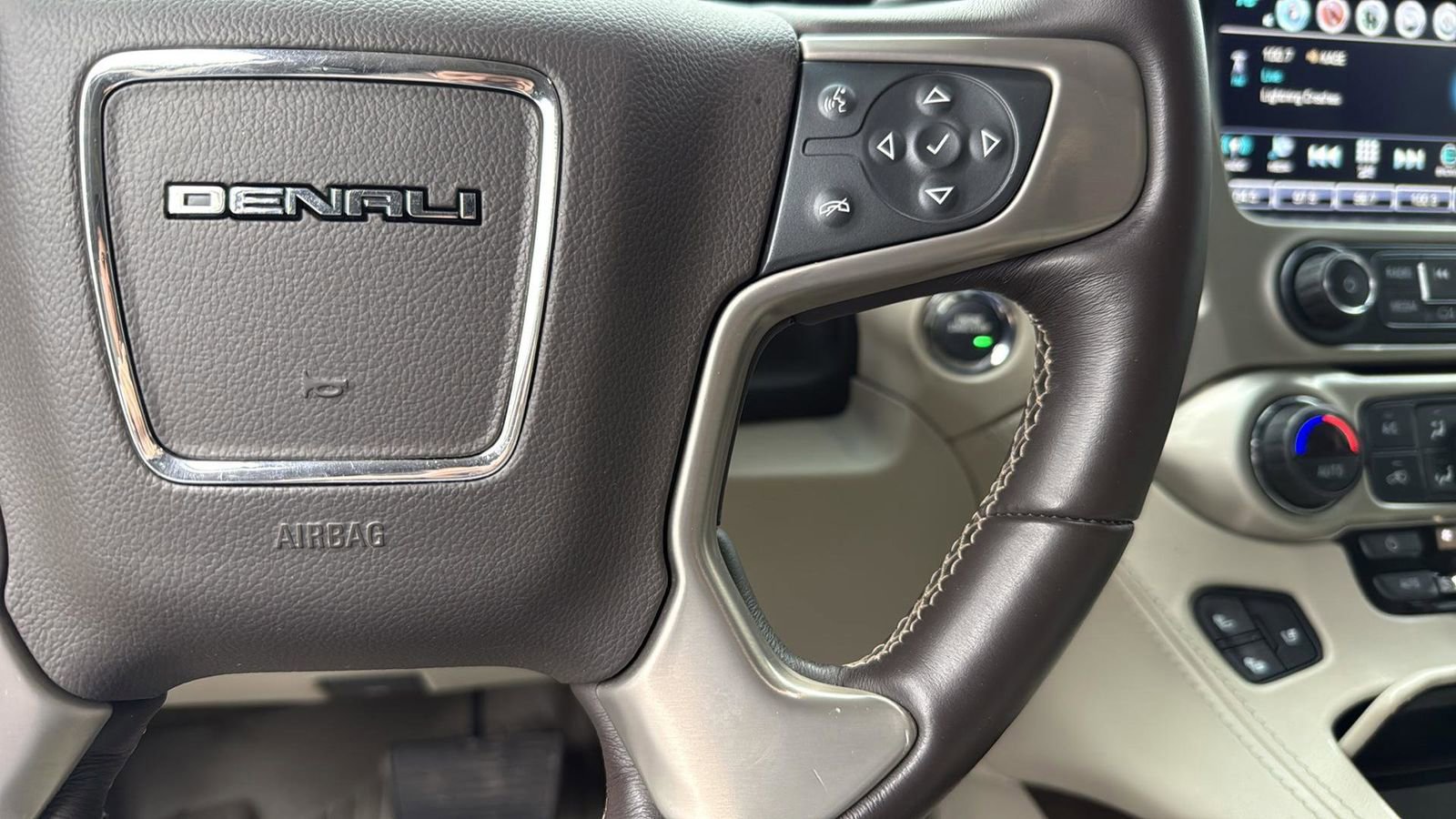 Used 2018 GMC Yukon Denali w/ Denali Ultimate Package image 14