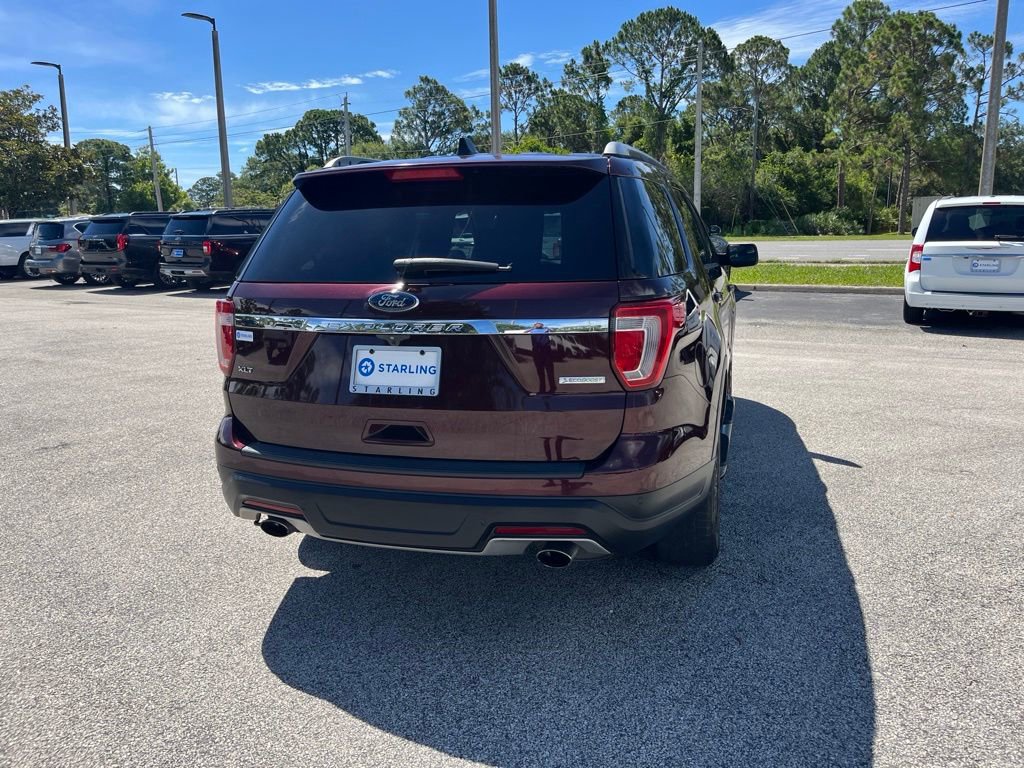 Certified 2018 Ford Explorer XLT FWD image 7