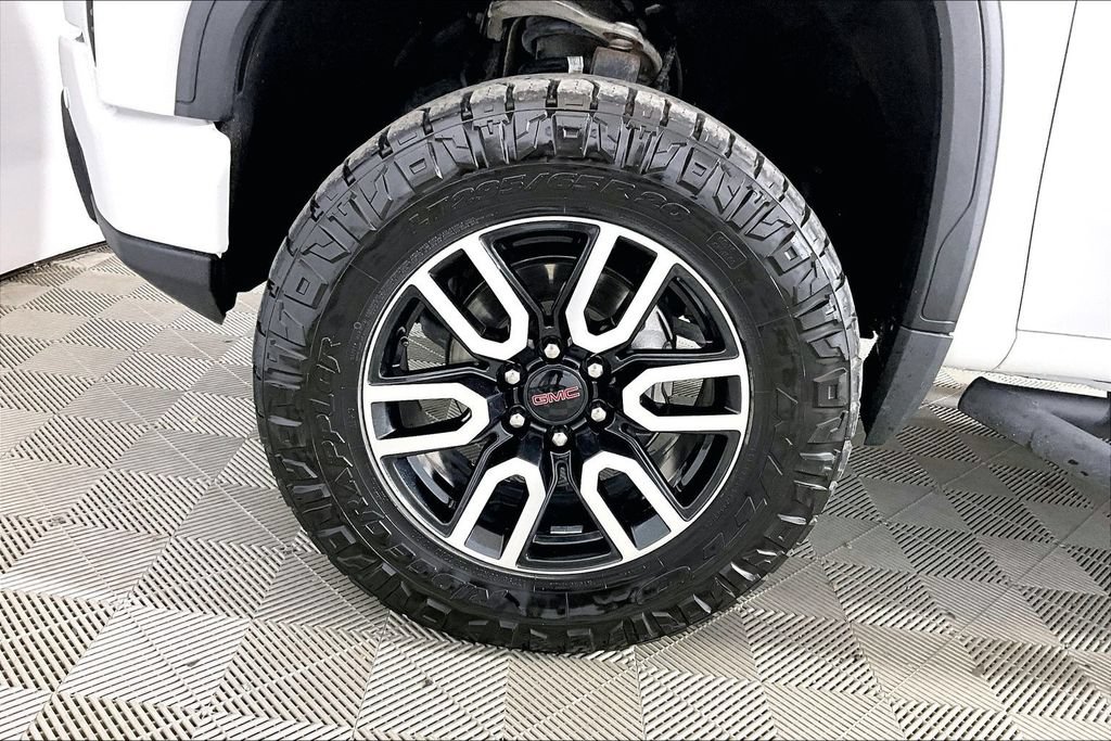 Used 2023 GMC Sierra 1500 AT4 w/ AT4 Premium Package AWD/4WD image 7