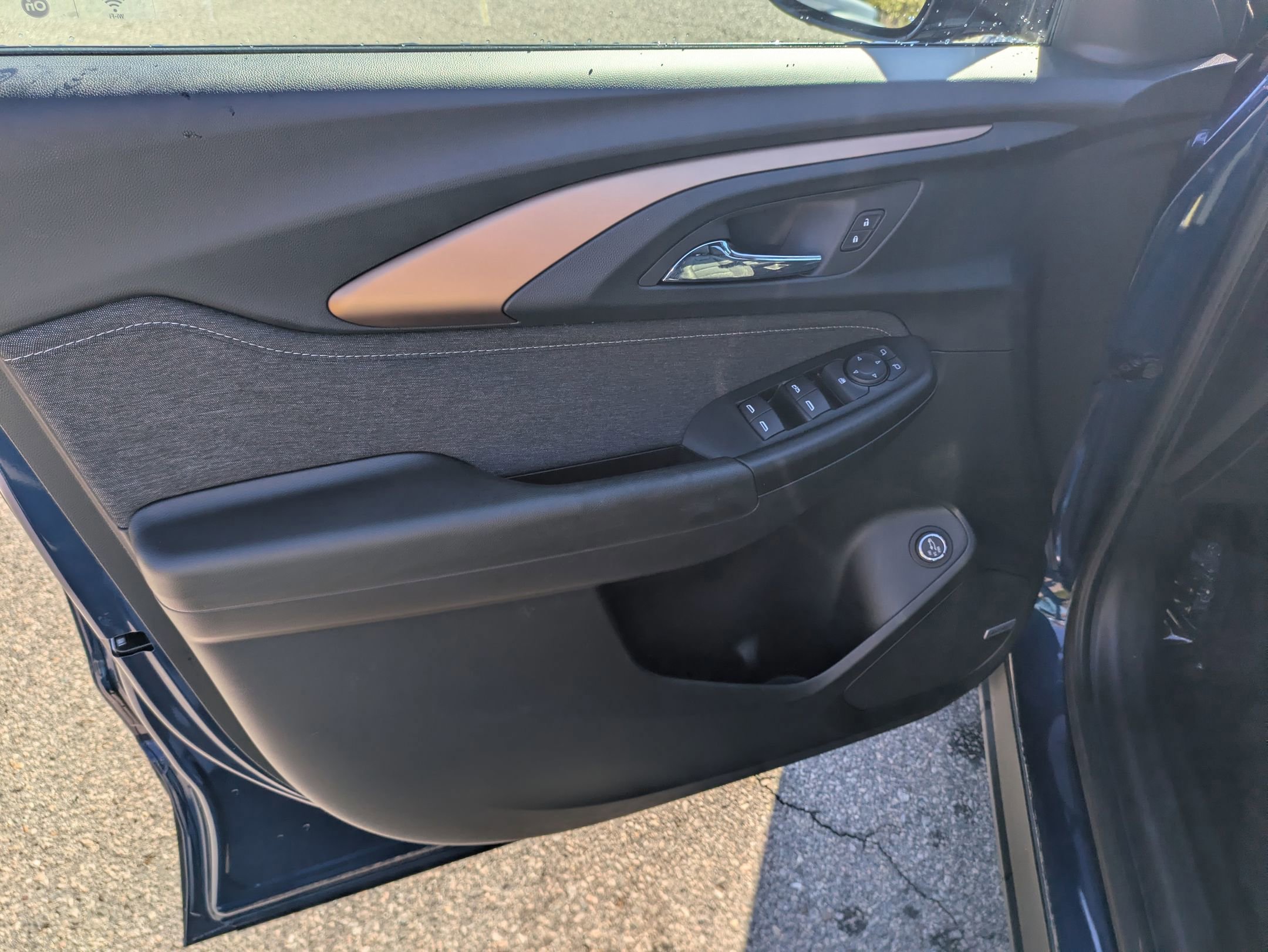 Used 2023 Chevrolet TrailBlazer ACTIV w/ Sun and Liftgate Package image 13