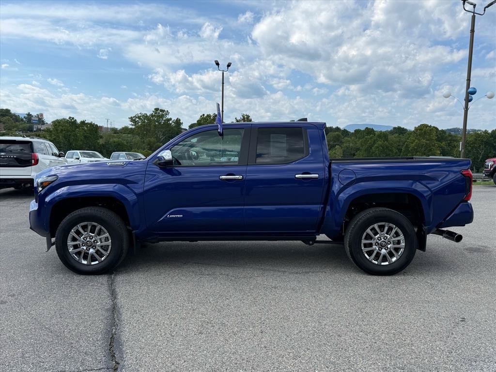 Used 2025 Toyota Tacoma Limited AWD/4WD image 2
