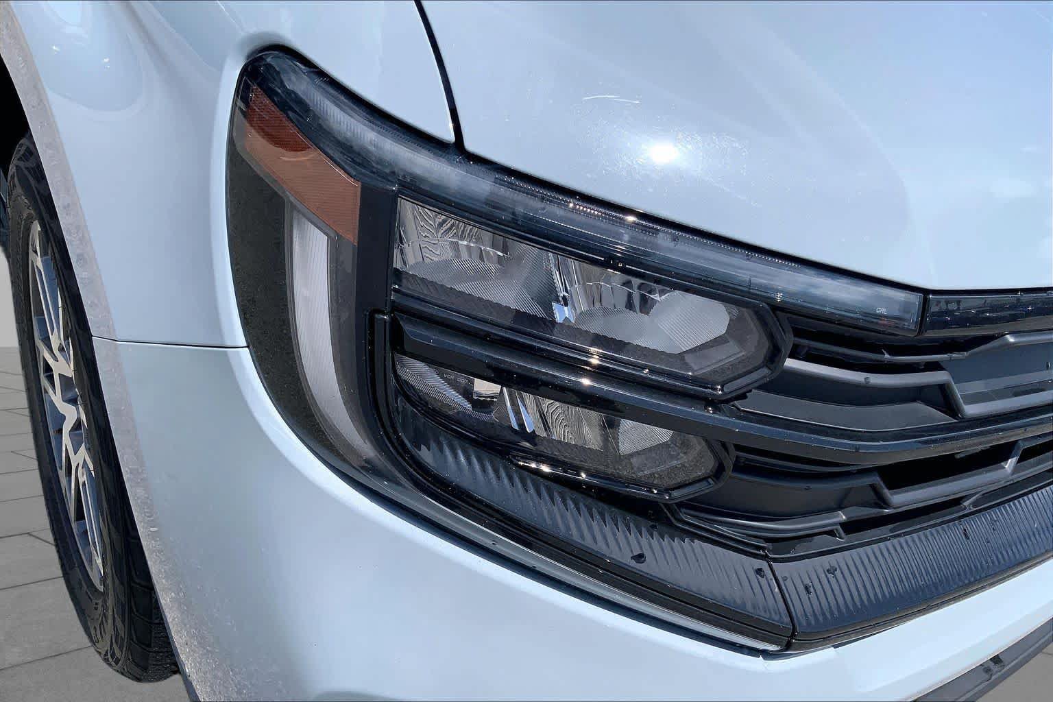 Certified 2025 Ford Expedition Active AWD/4WD image 27