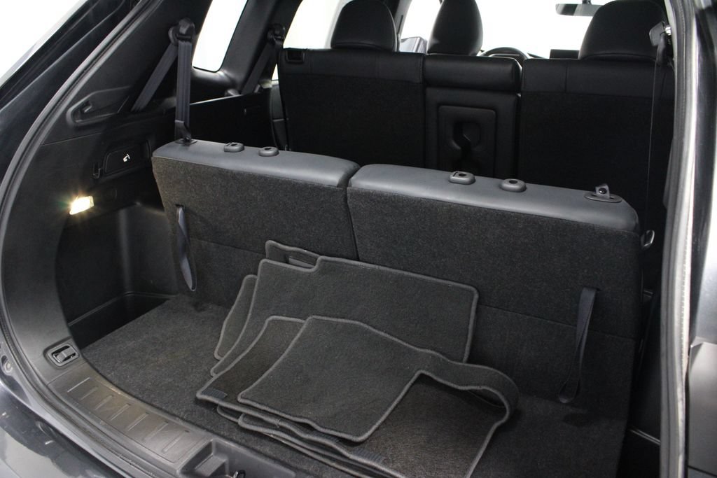 Used 2025 Mitsubishi Outlander AWD image 16