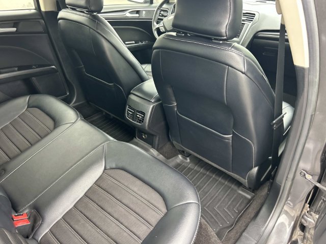 Certified 2018 Ford Fusion SE w/ Equipment Group 201A FWD image 23
