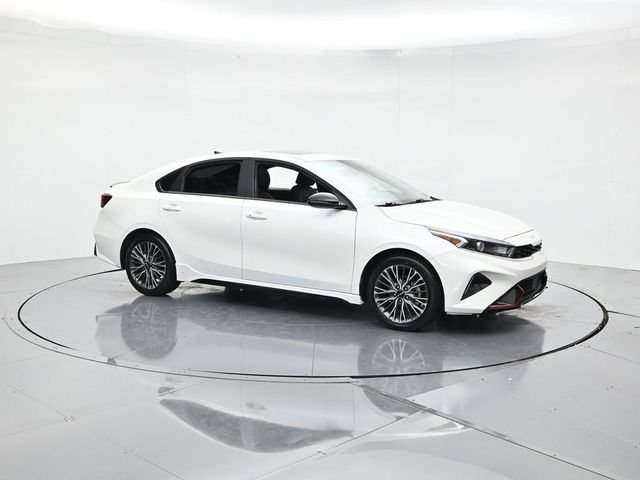 Used 2024 Kia Forte GT-Line w/ GT-Line Premium Package FWD image 3