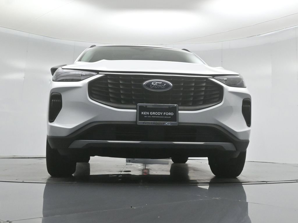 Certified 2025 Ford Escape Active w/ Tech Pack #1 FWD image 43