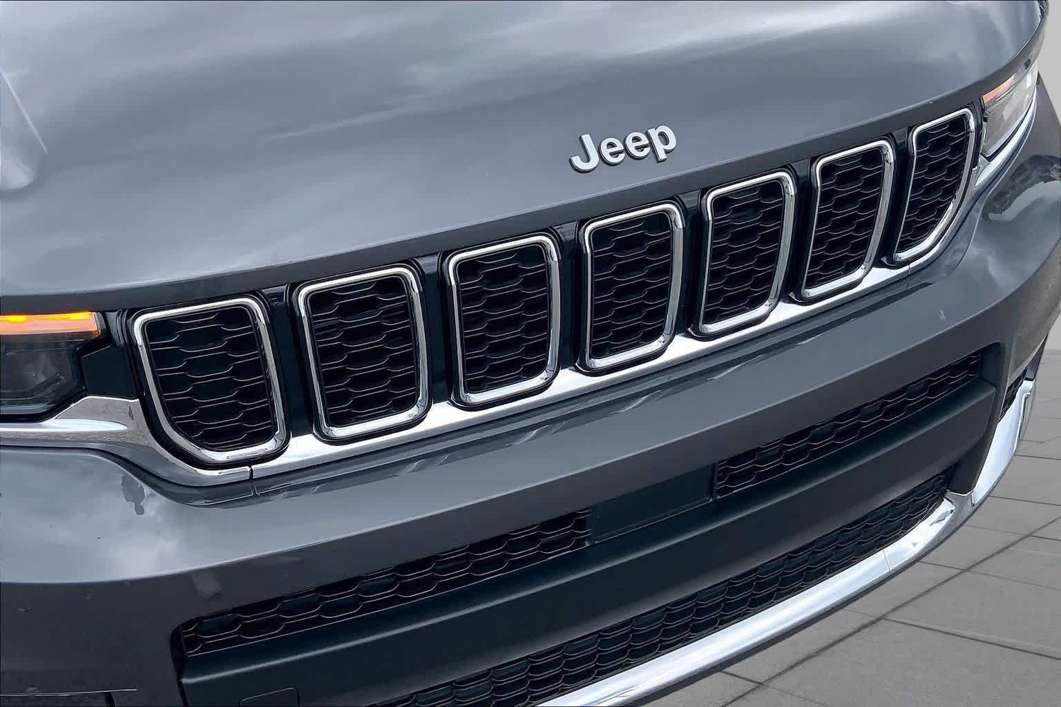 Used 2021 Jeep Grand Cherokee L Limited w/ Trailer Tow Group (B) RWD image 30