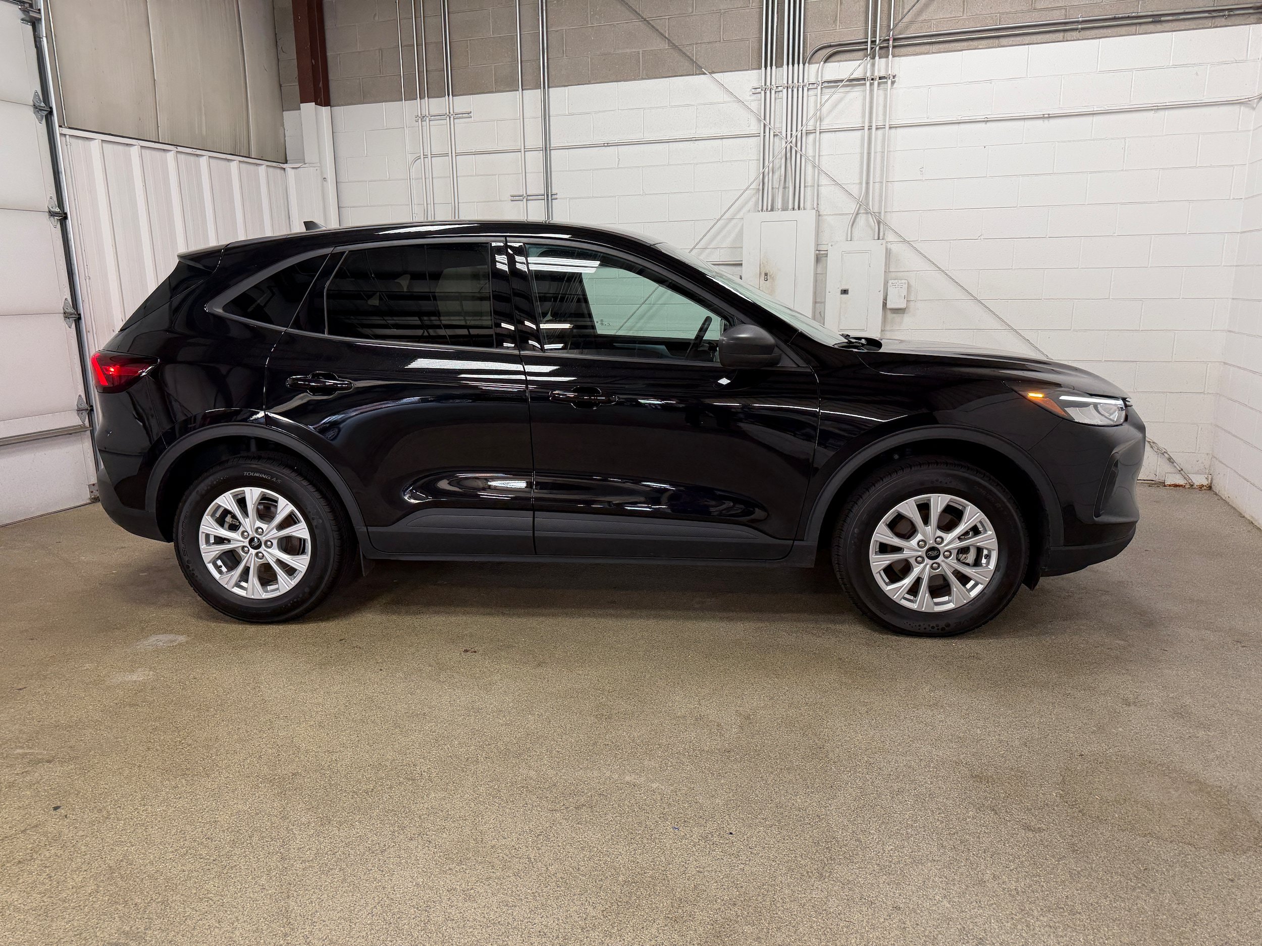 Certified 2025 Ford Escape Active AWD/4WD image 7