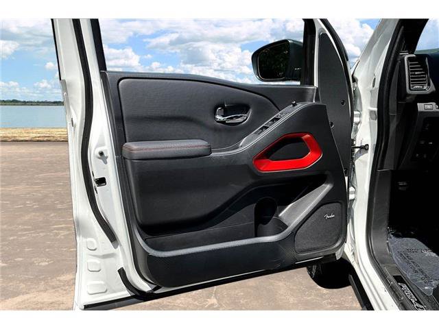 Used 2023 Nissan Frontier PRO-4X w/ Pro-4X Premium Package AWD/4WD image 23