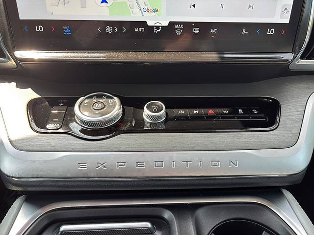 Certified 2025 Ford Expedition Platinum w/ Driver's Package AWD/4WD image 24