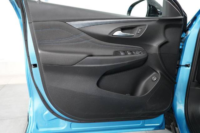 Used 2025 Buick Envista Sport Touring w/ Convenience I Package FWD image 17
