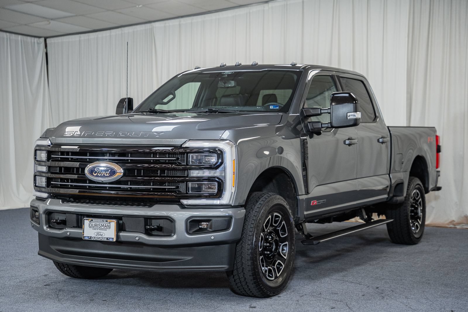 Certified 2025 Ford F250 Platinum AWD/4WD image 3