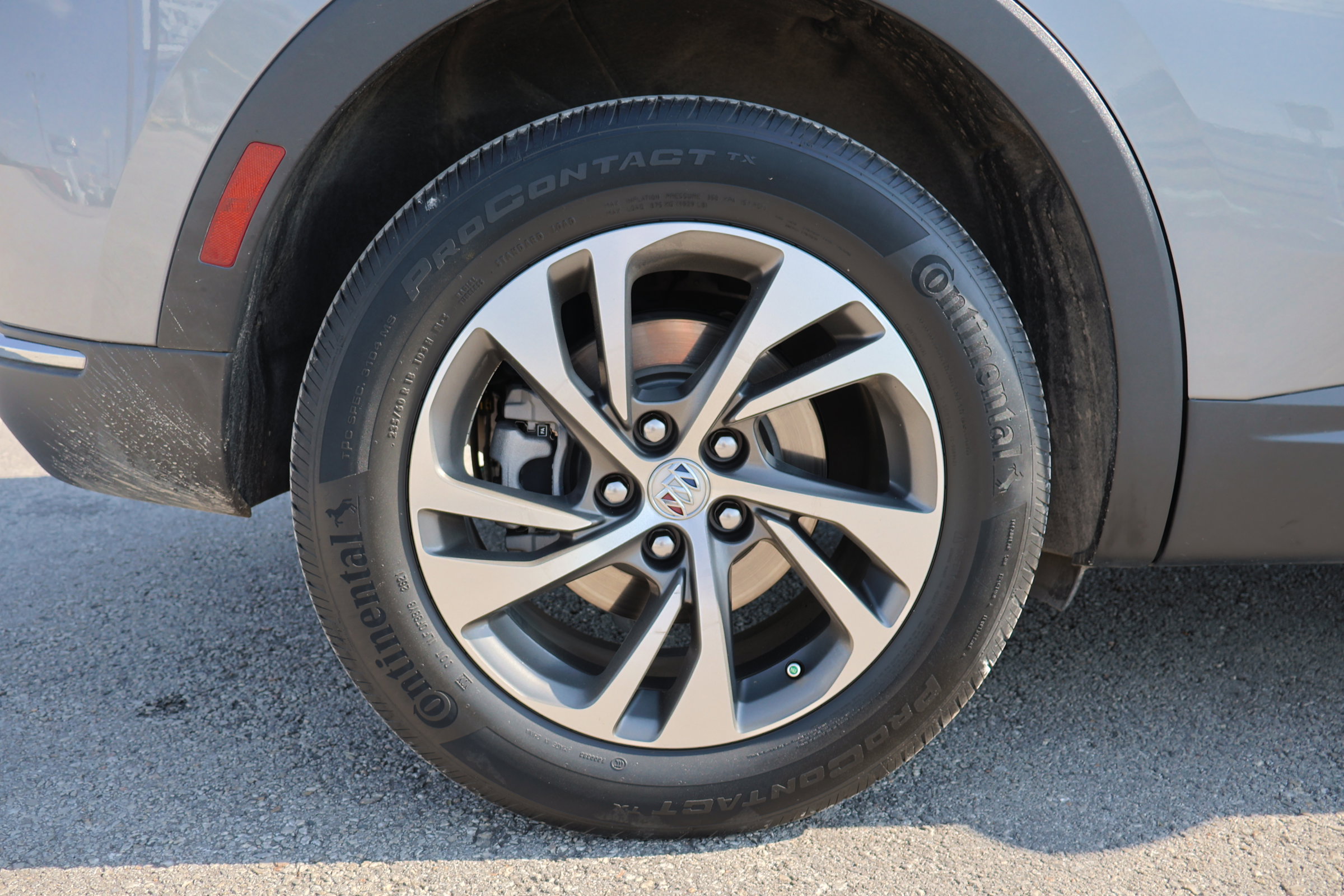 Used 2022 Buick Envision Essence w/ Safety Package image 20