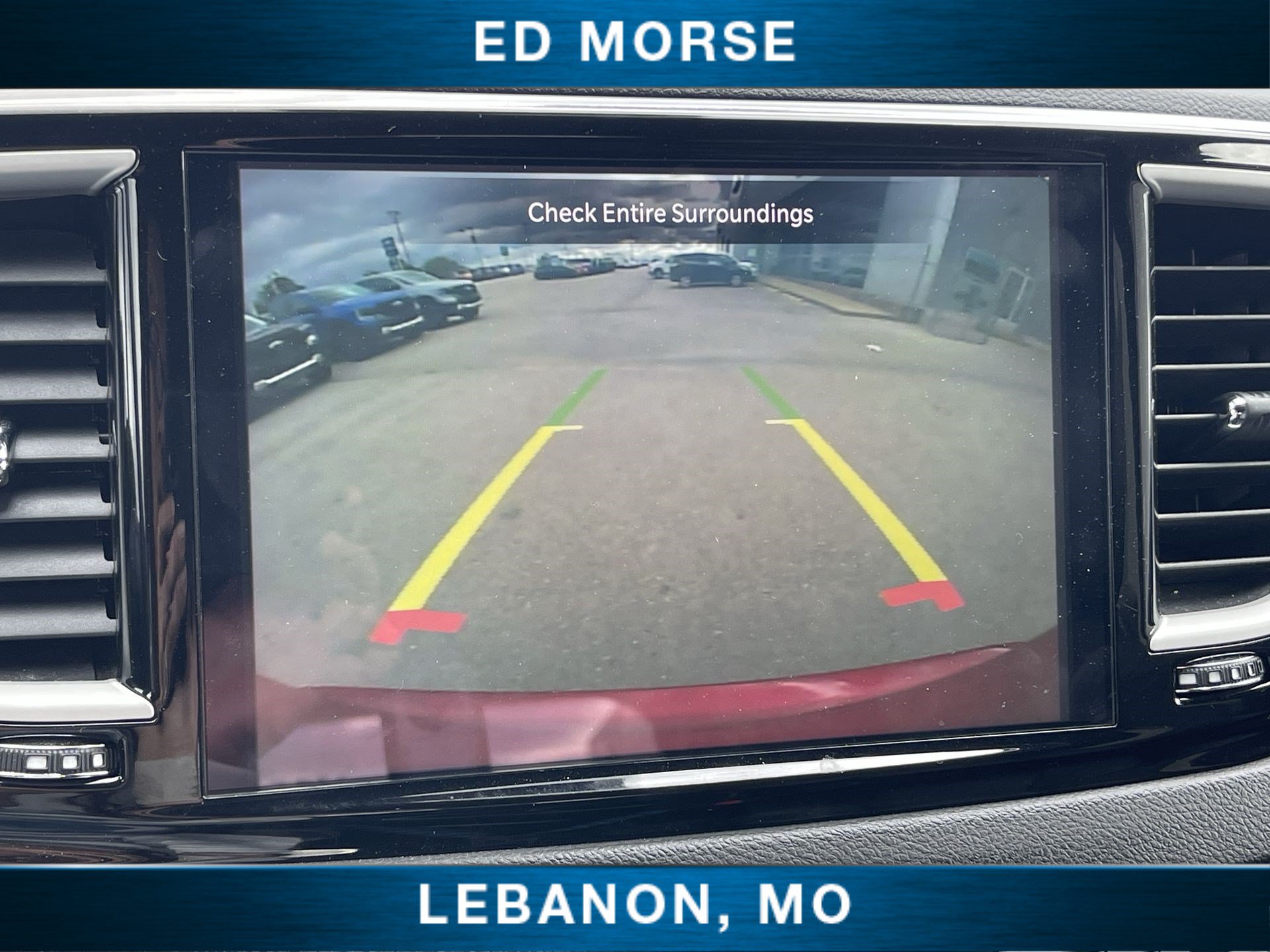 Used 2025 Chrysler Pacifica Select FWD image 14