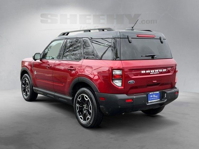 Certified 2025 Ford Bronco Sport Outer Banks w/ Outer Banks Tech Package+ AWD/4WD image 3