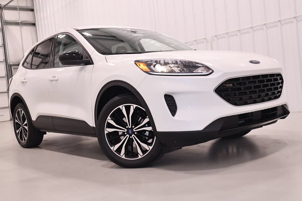 Certified 2022 Ford Escape SE w/ SE Sport Appearance Package AWD/4WD image 36