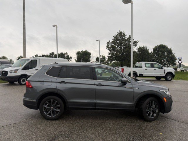 Used 2022 Volkswagen Tiguan SE AWD/4WD image 10
