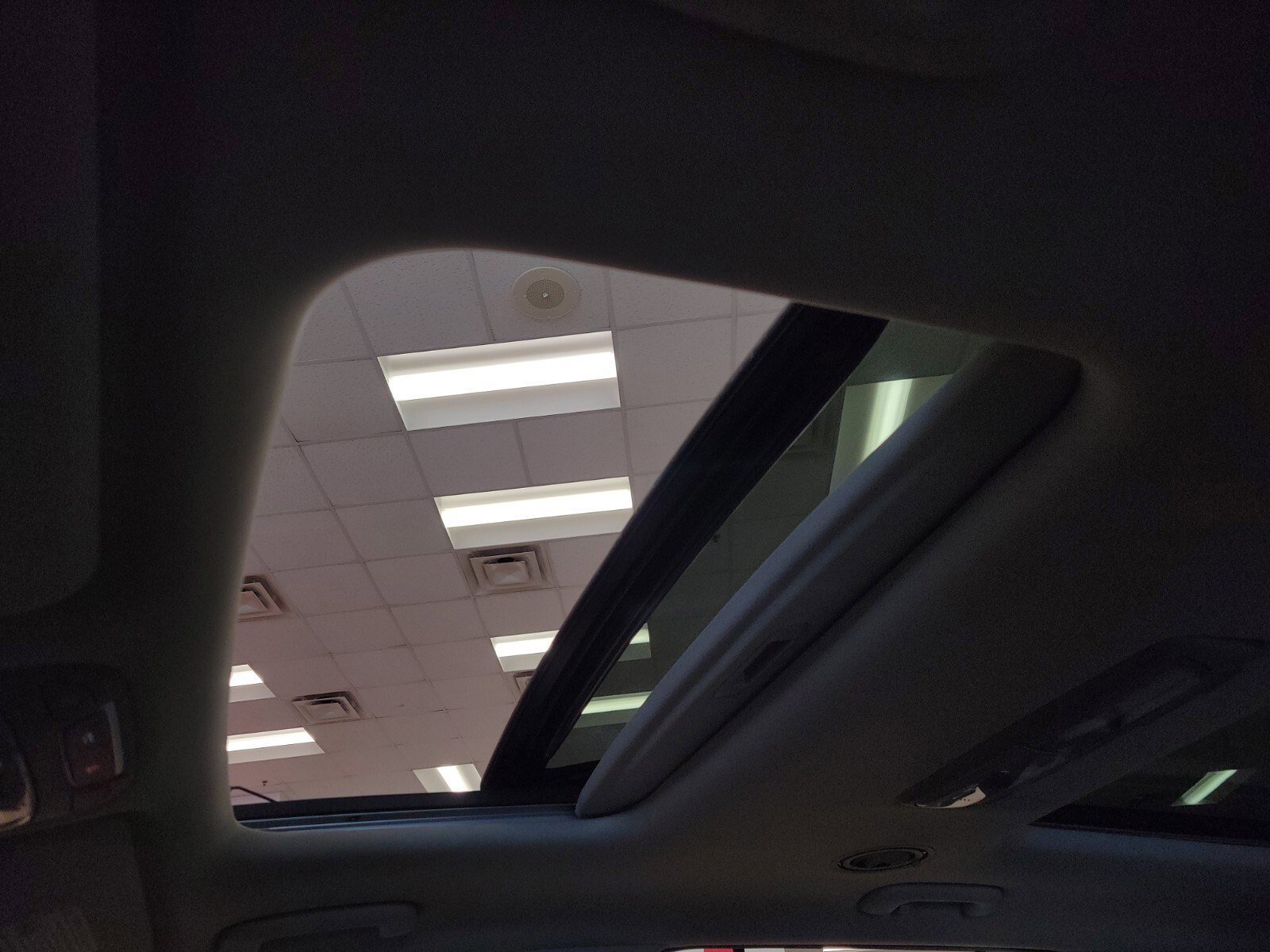 Used 2024 Kia Telluride SX w/ Towing Package image 19