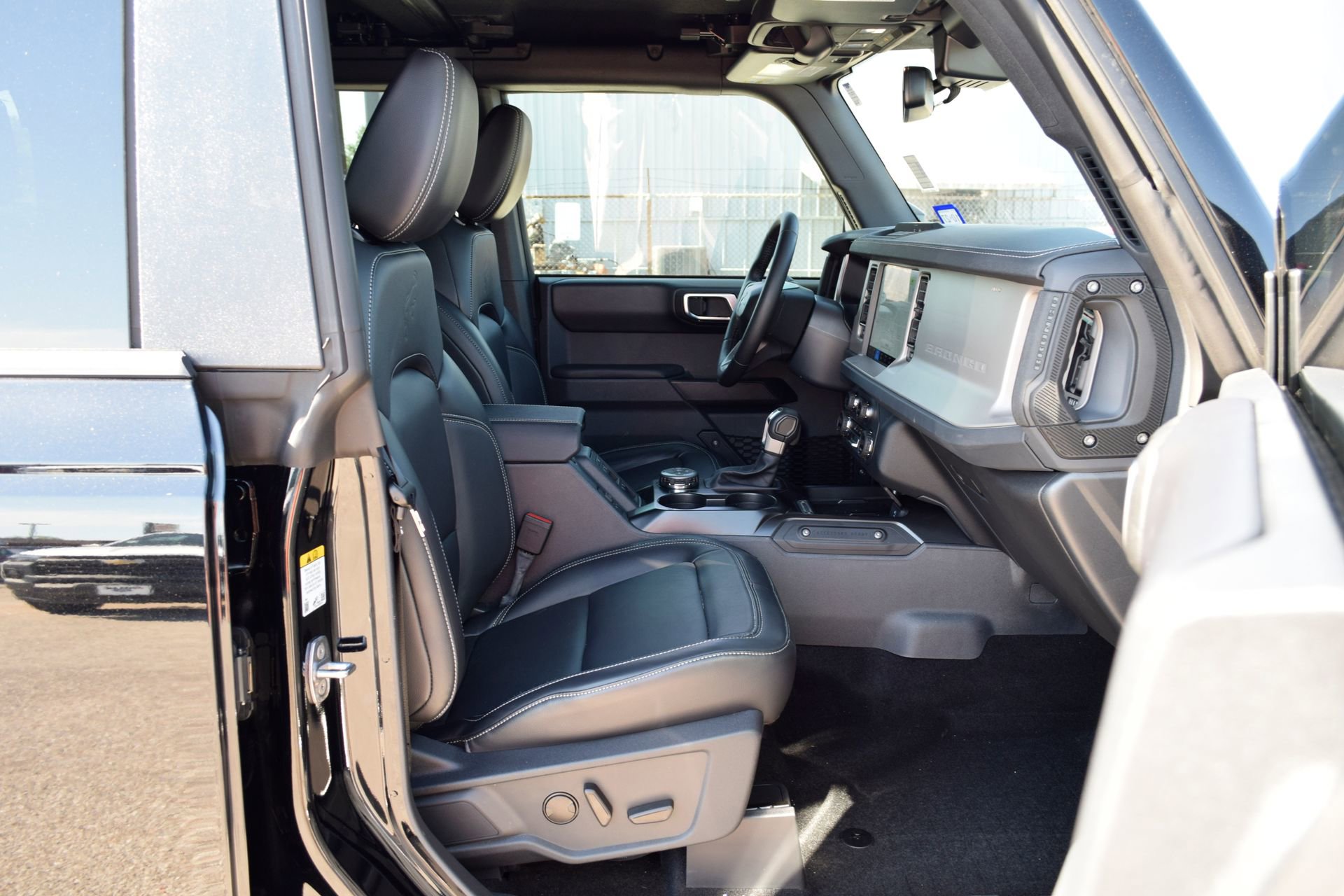 Certified 2025 Ford Bronco Outer Banks AWD/4WD image 23